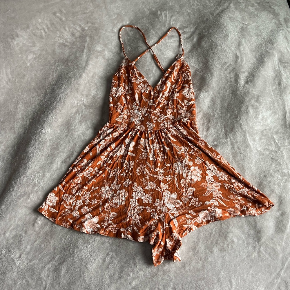 🟠 F21 Strappy Burnt Orange Romper w Flowers 🟠